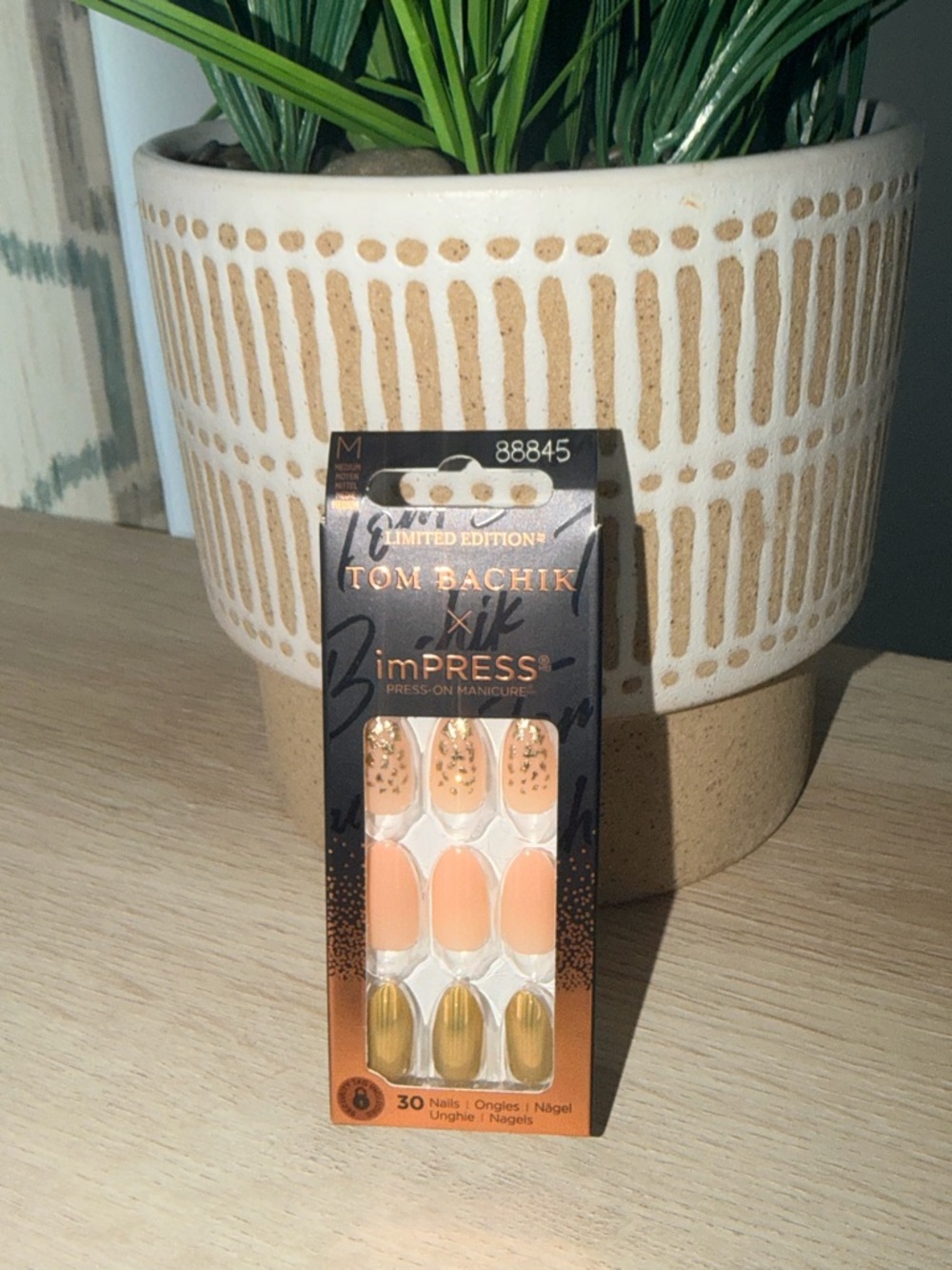 Kiss imPRESS Peach & Gold Press-On Manicure